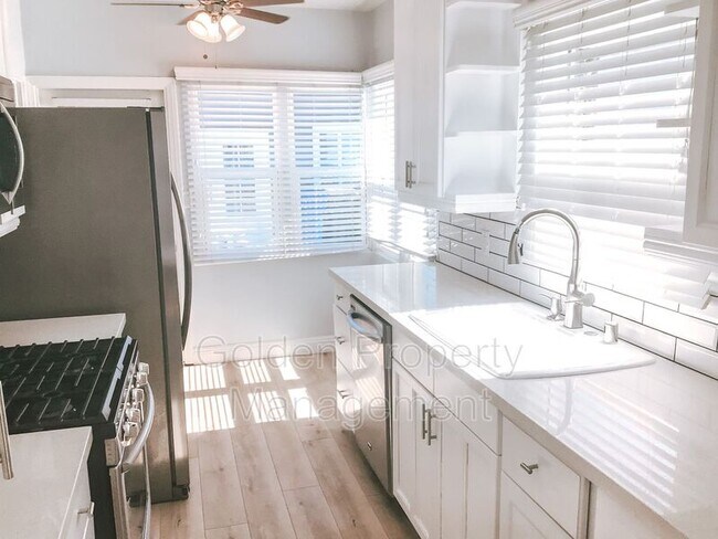 Foto del edificio - 4615 Esther St