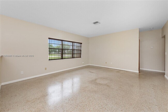 Foto del edificio - 640 SW 5th Ave