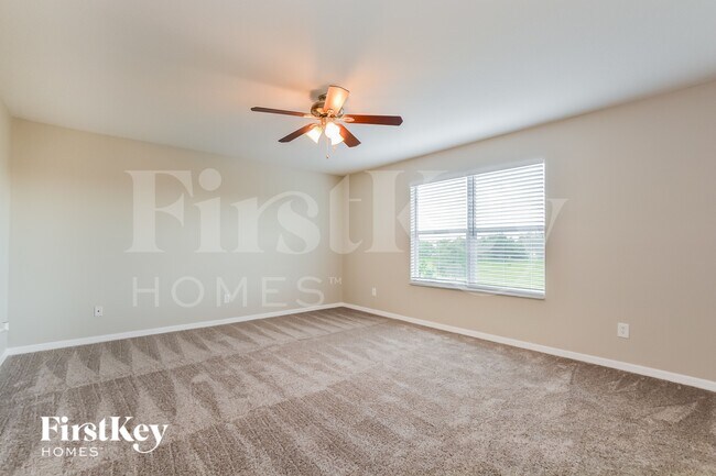 Foto del edificio - 733 Wildflower Rd