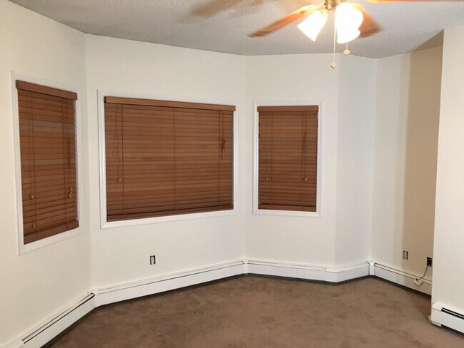 Building Photo - 54 Wildey St