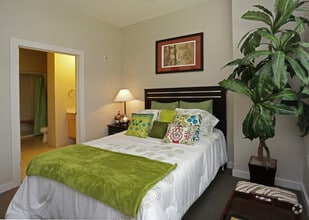 east carondelet senior singles Comfortable apartment living can be yours in a convenient tucson, az location - you have found your new home in the carondelet apartments designed for livability, our charming one and two bedroom apartment homes will delight you with the perfect retreat from the busy world outside. east carondelet senior singles Comfortable apartment living can be yours in a convenient tucson, az location - you have found your new home in the carondelet apartments designed for livability, our charming one and two bedroom apartment homes will delight you with the perfect retreat from the busy world outside.