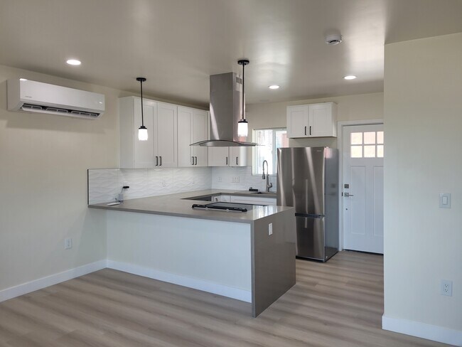 Foto del edificio - 5730 Meade Ave