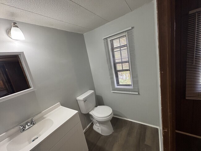 Foto del edificio - 207 Cherry Tree Dr