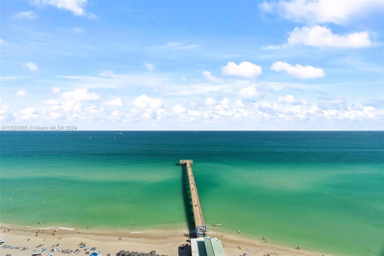 Primary Photo - 16699 Collins Ave