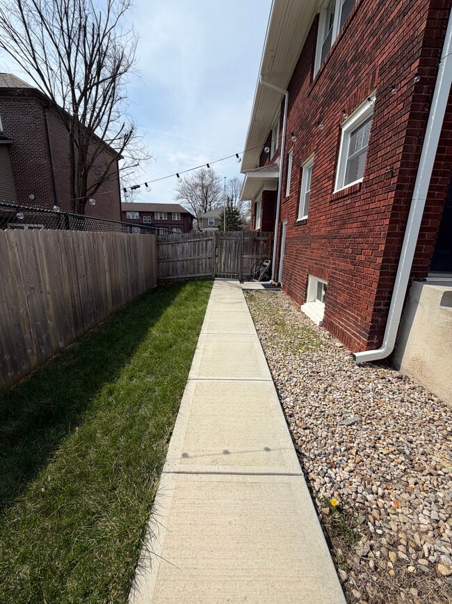 Foto del edificio - 3827 Central Ave