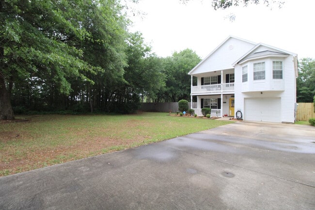 Building Photo - 1425 Mayfield Dr