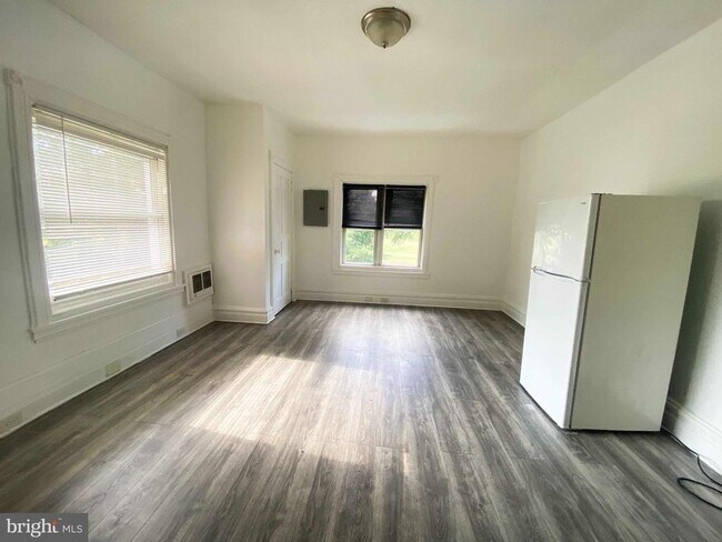 Foto del edificio - 4635 Leiper St