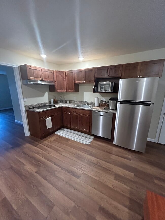 Building Photo - 595 Hambley Blvd