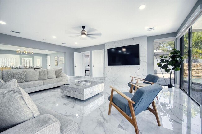 Foto del edificio - 1030 SW 14th Terrace