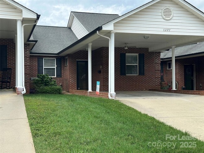 Building Photo - 6277 Alyssum Pl