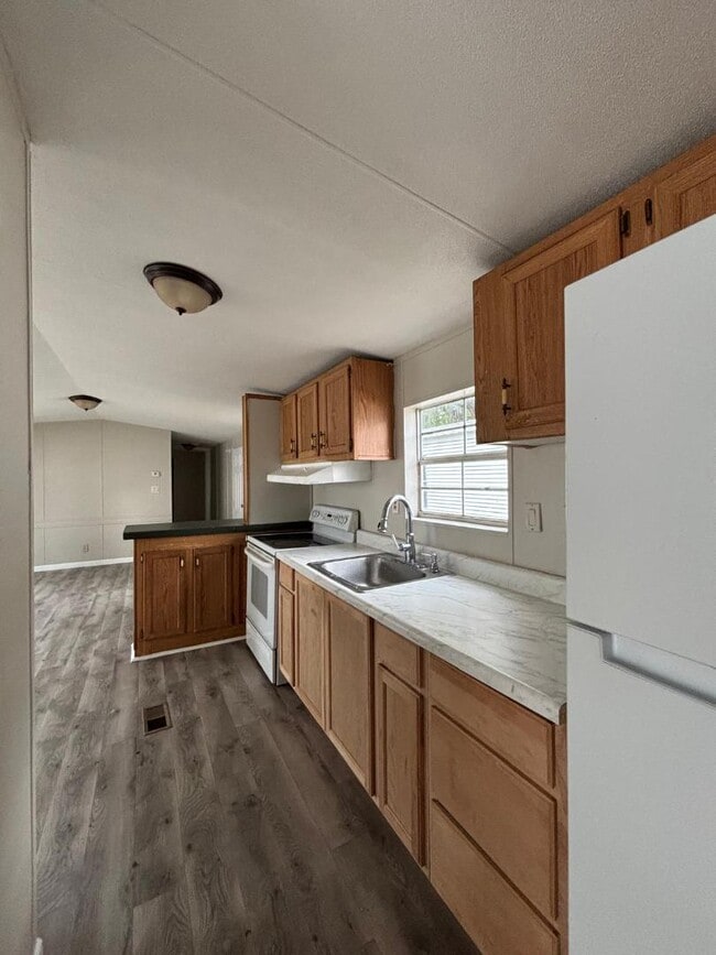 Building Photo - 307 Marcus crt