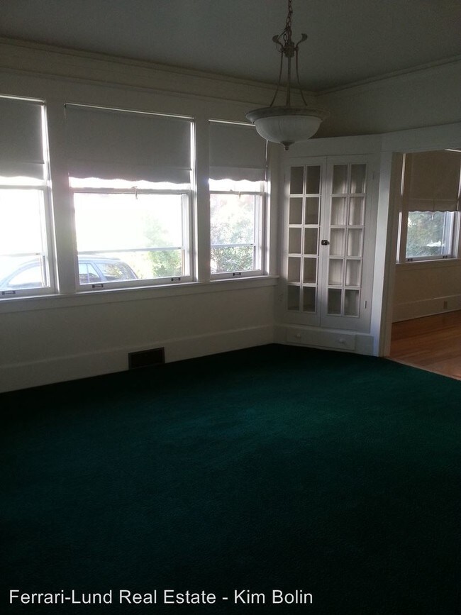 Building Photo - 711 Marsh Ave