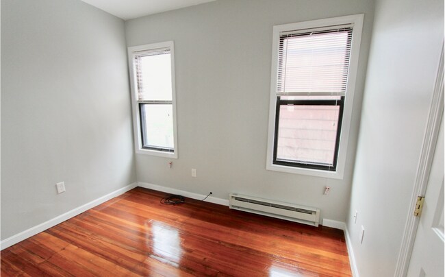Foto del edificio - 358 Princeton St