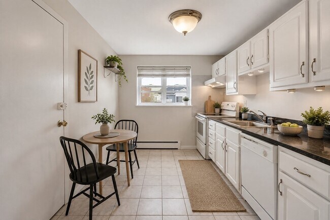 Building Photo - 43 Colborne Rd
