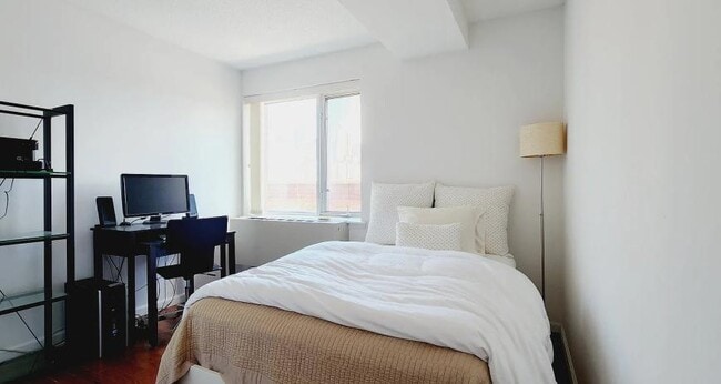 Building Photo - 3 bedroom in New York NY 10011