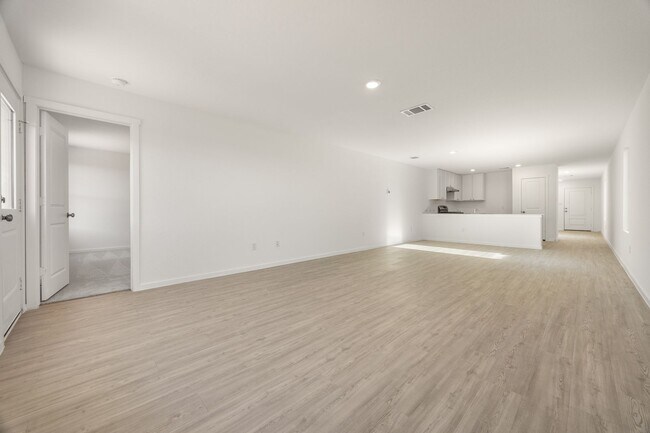 Foto del edificio - Brand New In Voss Farms!!!