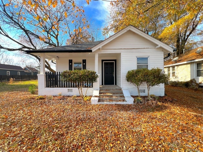 Primary Photo - 218 Norwood Dr