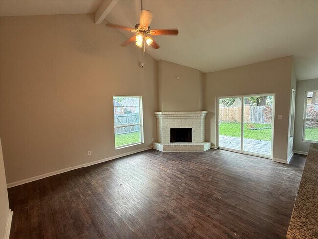 Foto del edificio - 6534 Lodgepole Rd