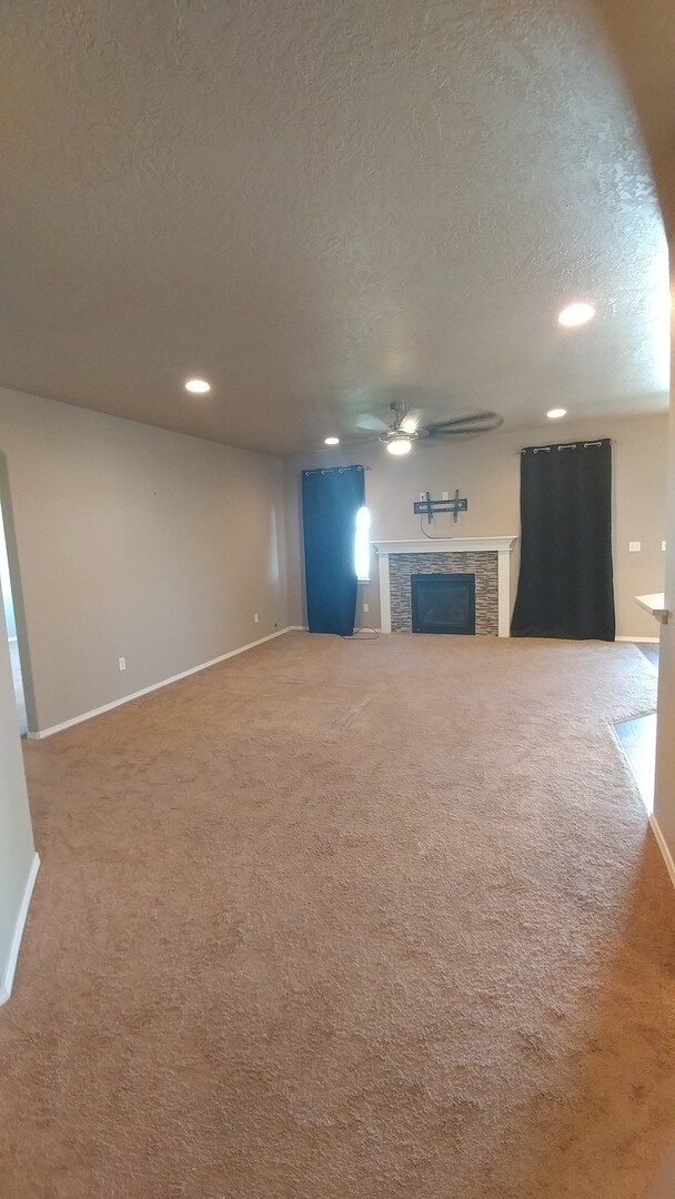 Building Photo - Great Kennewick Location