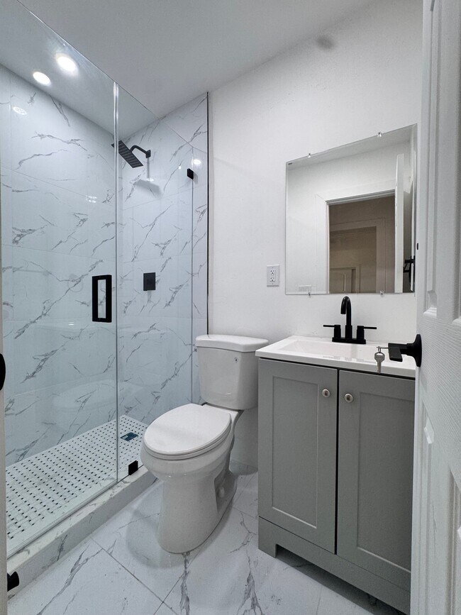 Foto del edificio - 2381 153 St