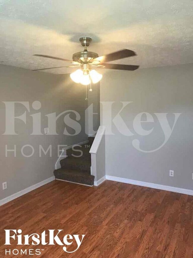 Foto del edificio - 246 Marsh Glen Dr