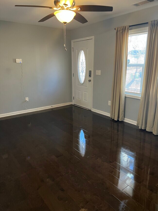 Foto del edificio - 43 Finch Dr SE