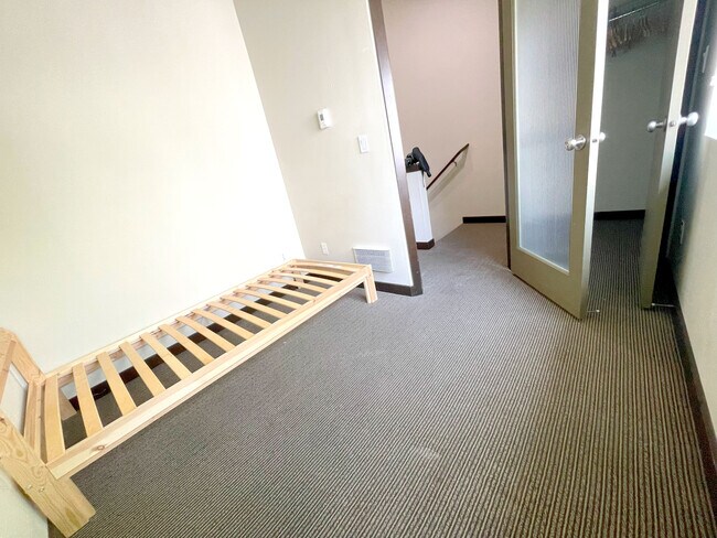 Smaller bedroom. Also perfect as an office - 4212 8th Ave NE