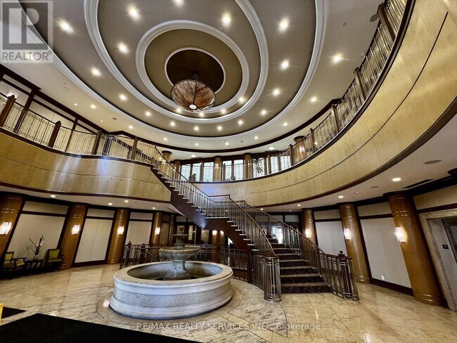 Photo du bâtiment - 78 Harrison Garden Blvd