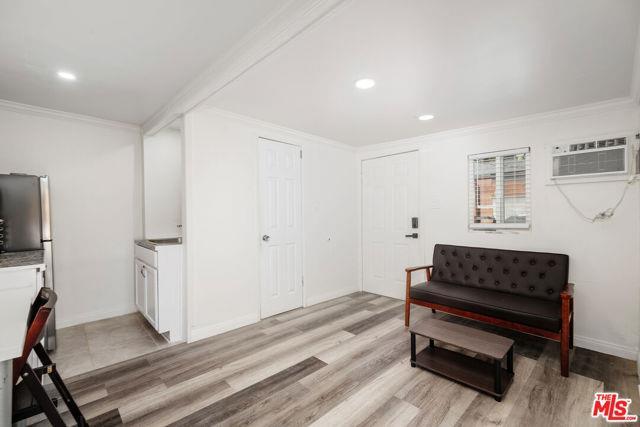 Building Photo - 1123 W 161st St