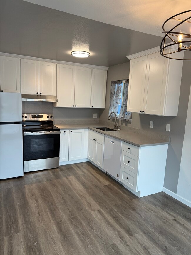 Building Photo - 750 Bacon St