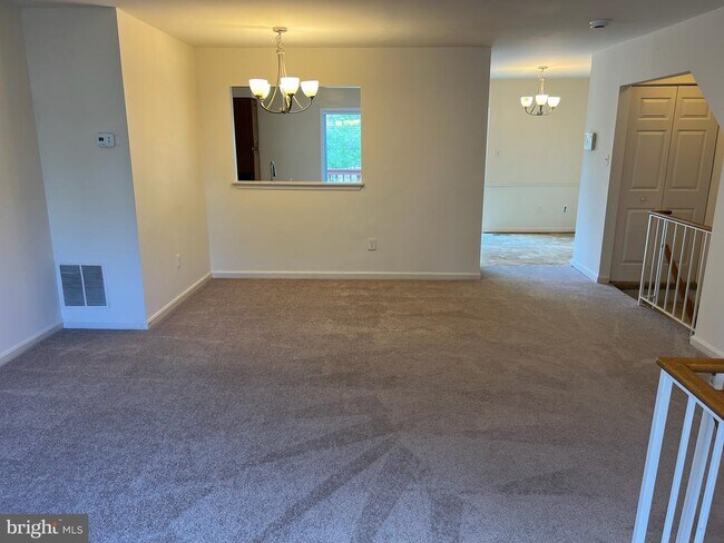 Foto del edificio - 18002 Sunset Lake Ct