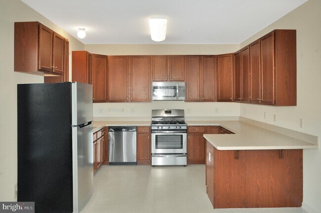 Building Photo - 921 Timberlake Dr