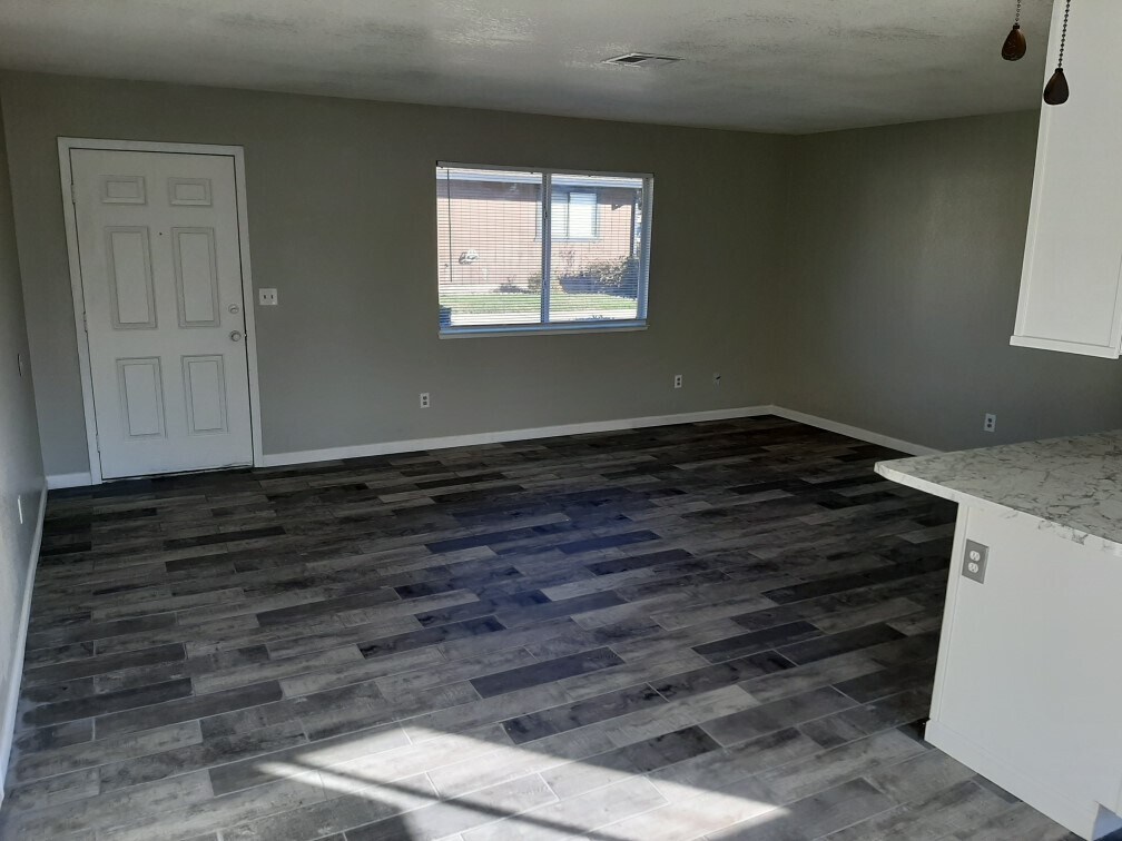 Living Room - 2556 Sabre Ct