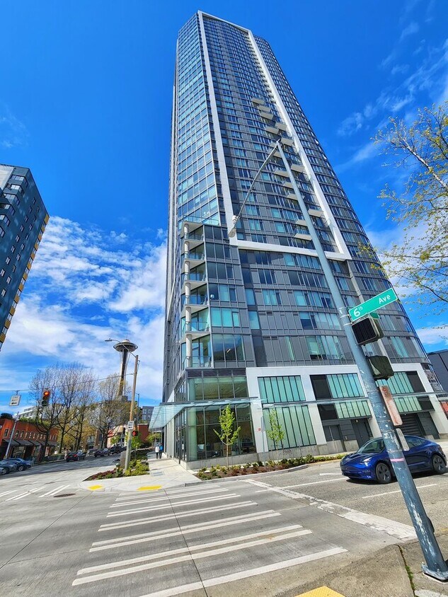 Foto principal - New Construction! Beautiful 1 Bed 1 Bath C...
