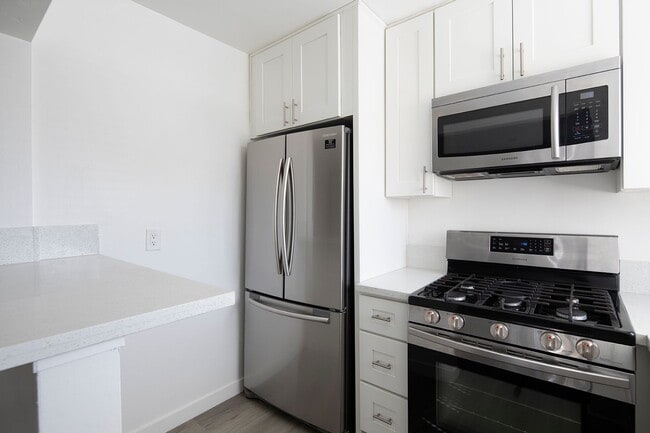 Foto del edificio - Remodeled North Park 1 BR with Stainless Steel Appliances and Washer/Dryer in Unit!