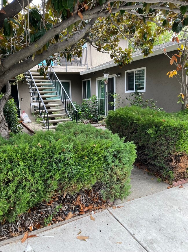 Building Photo - 661 Chemeketa Dr