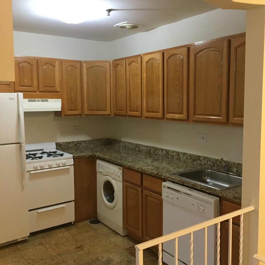 Foto principal - 84-27-27 Lander St