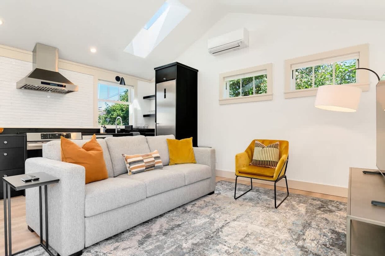 Foto principal - 3224 13th Ave W