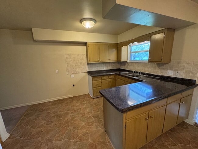 Building Photo - 4306 Dalewood Dr
