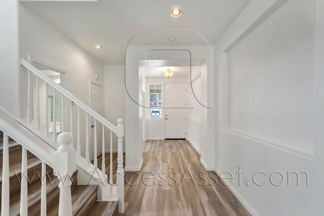Building Photo - 8036 Englesma St