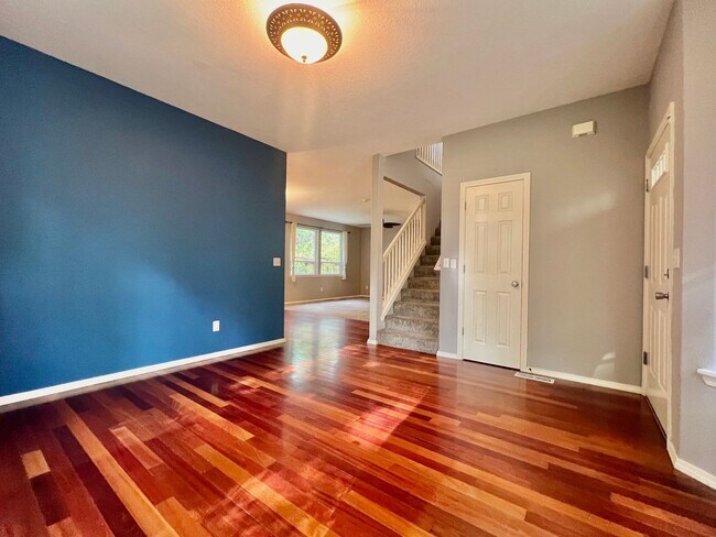 Foto del edificio - LARGE, BEAUTIFUL BARLOW AREA HOME ON DEAD ...