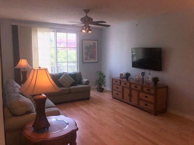 Building Photo - 630 S Sapodilla Ave