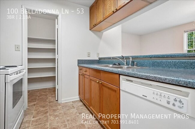 Building Photo - 100 Belladonna Ln