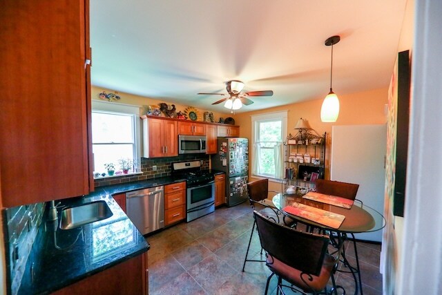 Foto del edificio - 7229 Moller Ave