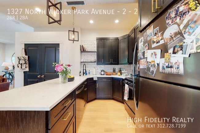 Building Photo - 1327 N Wicker Park Ave