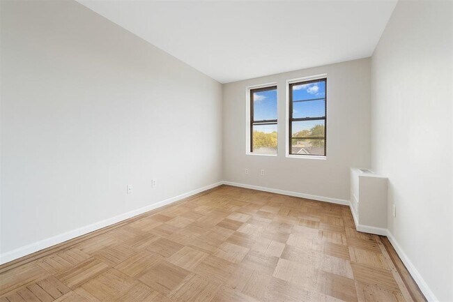Building Photo - 799 Avenue A