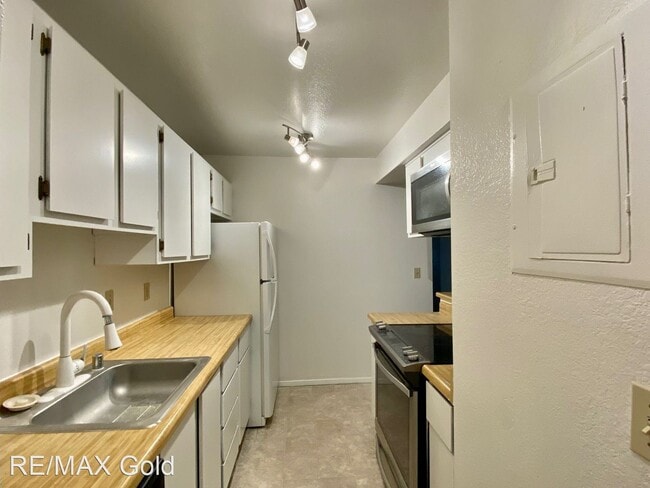 Building Photo - 2 br, 2 bath House - 4444 Matich