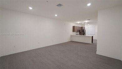 Building Photo - 10270 NW 66th St