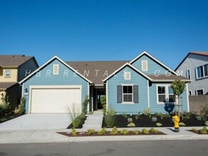 Building Photo - 4550 Martha Ave