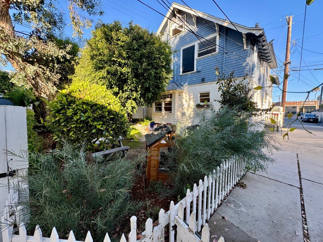 Foto principal - 807 Pacific Ave